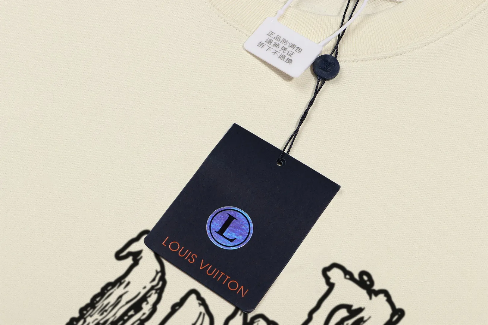 🅿️250 hot style on the shelves🔥❗ 💫〖Louis Vuitton LV〗 Fashionable round neck sweatshirt, casually matched with various styles, it is perfectly handsome😎The whole dress is made of double waistcoats, which makes the whole dress more three-dimensional. Not ordinary factories can do such fine work. The 2025 spring style counters are on sale, exquisite round neck terry sweatshirt, high-end double-strand pure cotton Customized drawstring ribs are dyed in the same vat and are complete with three standards. The chest craftsmanship adopts a simple and elegant pattern on the chest, which is easy to control for any age group! Fit and comfortable! Customized thickened 440g terry sweatshirt fabric, soft and comfortable to the touch, with a three-dimensional shape! 🙌🏻 It’s also very breathable, so it’s a versatile style that can be worn with any outfit! ✔Color: Black White Apricot Size: S M L XL 2XL